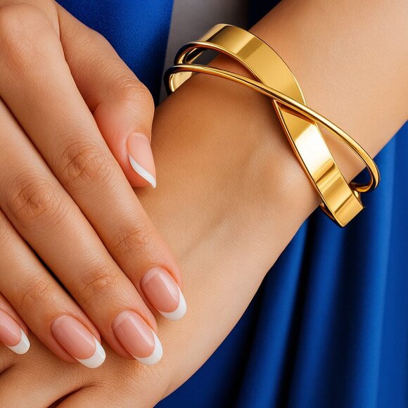 🆕️18K Gold Plated Overlap Cuff Bangle Bracelet | Minimalist Elegant Jewelry ✨ - Picture 8 of 8